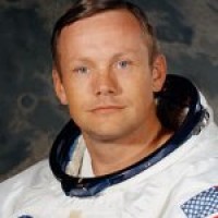 Nilas Oldenas Armstrongas